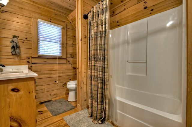 142 Arrow Ridge Road, Mccaysville, GA 30555