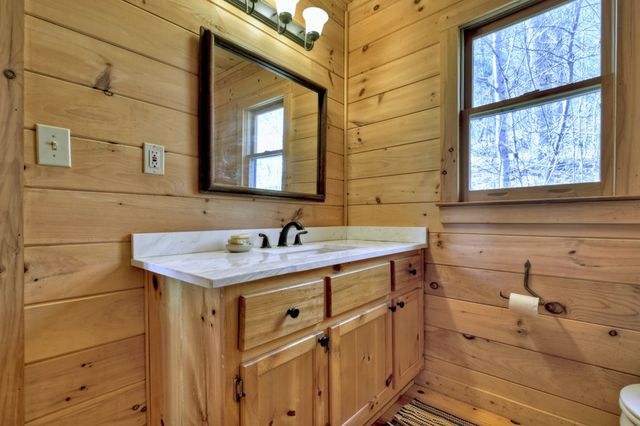 142 Arrow Ridge Road, Mccaysville, GA 30555