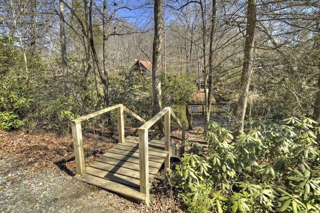 142 Arrow Ridge Road, Mccaysville, GA 30555