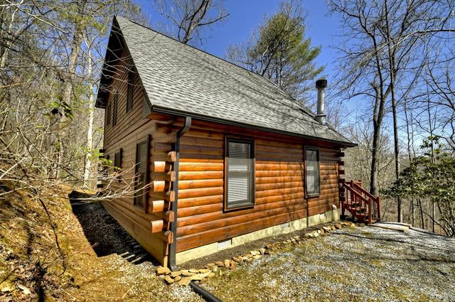 142 Arrow Ridge Road, Mccaysville, GA 30555