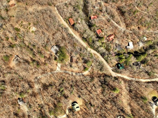 142 Arrow Ridge Road, Mccaysville, GA 30555