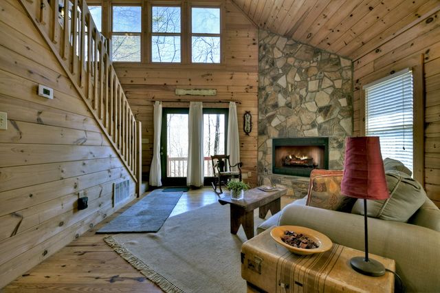 142 Arrow Ridge Road, Mccaysville, GA 30555