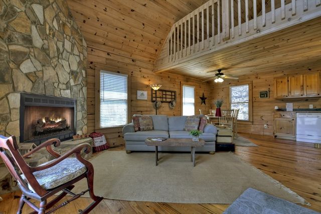 142 Arrow Ridge Road, Mccaysville, GA 30555