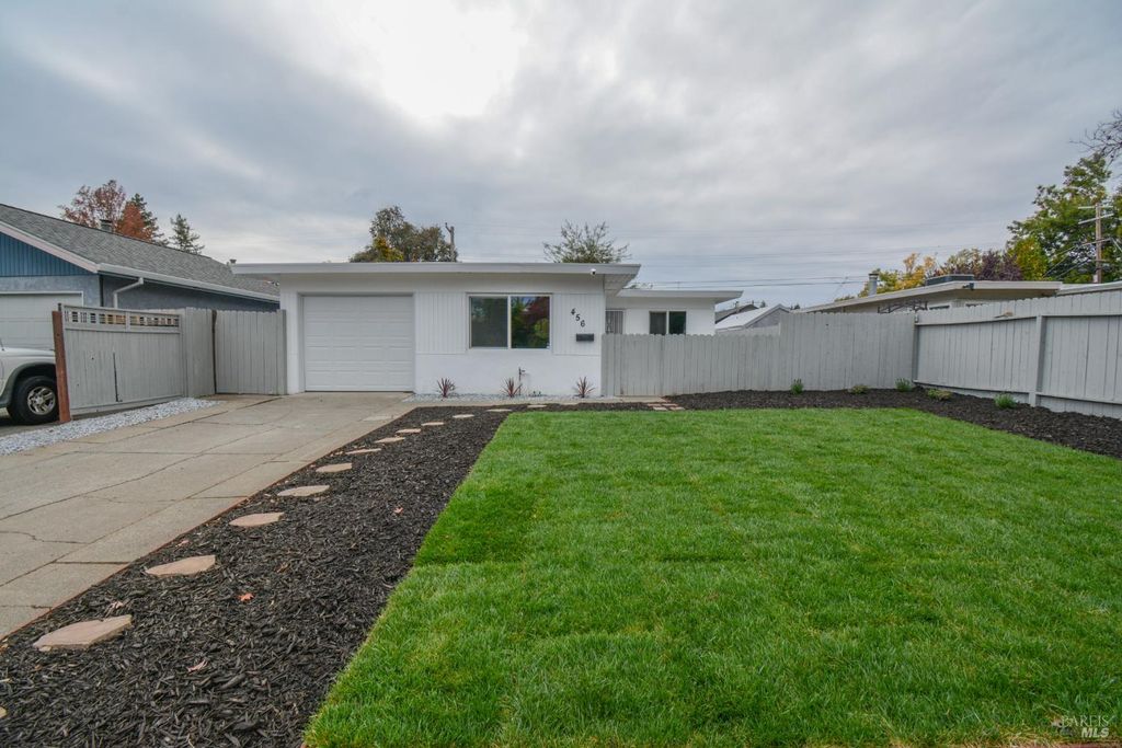 456 Lovers Ln, Vacaville, CA 95688
