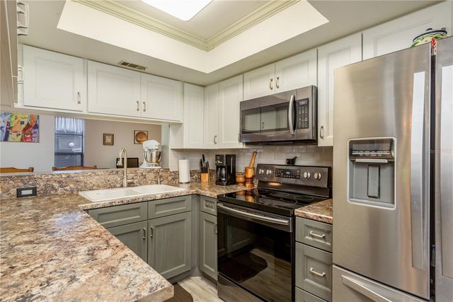 1901 LENNOX ROAD E 1901, Palm Harbor, FL 34683