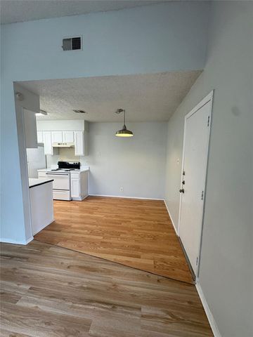 2704 Aftonshire WAY B, Austin, TX 78748