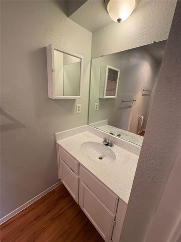 2704 Aftonshire WAY B, Austin, TX 78748