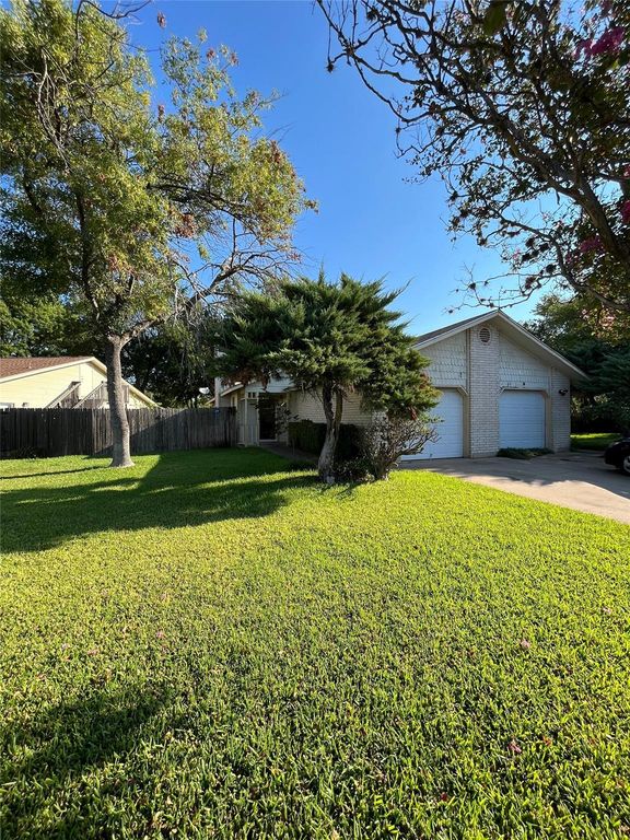 2704 Aftonshire WAY B, Austin, TX 78748