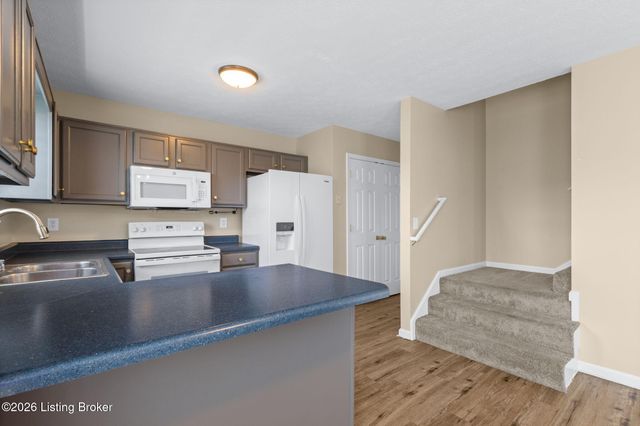 4223 Southern Farm Blvd, Louisville, KY 40216