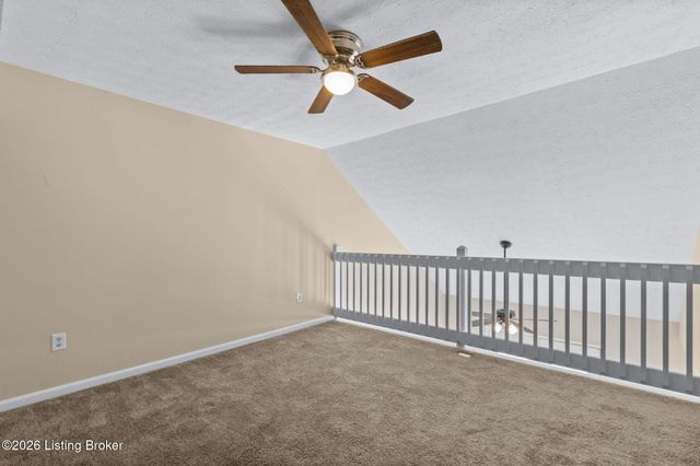 4223 Southern Farm Blvd, Louisville, KY 40216