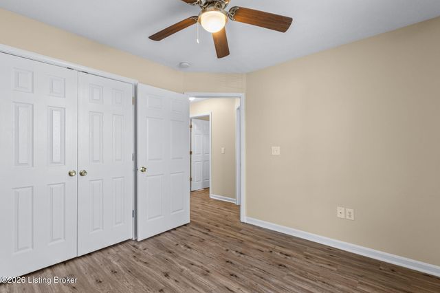 4223 Southern Farm Blvd, Louisville, KY 40216
