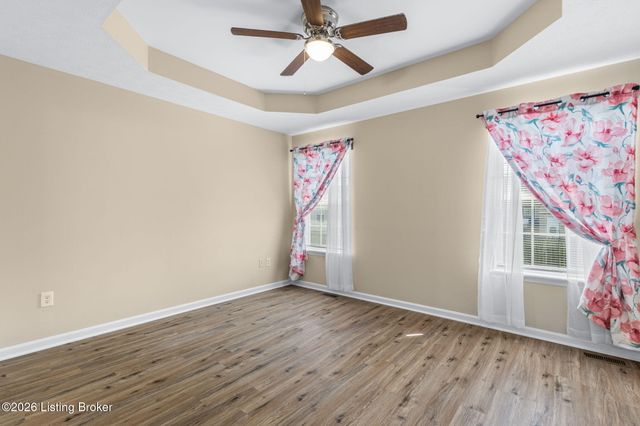 4223 Southern Farm Blvd, Louisville, KY 40216
