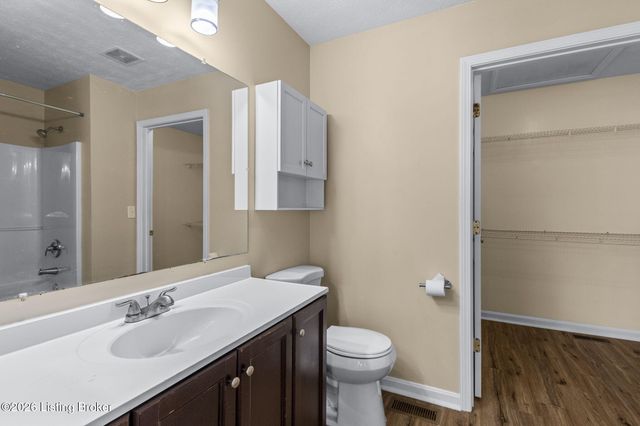 4223 Southern Farm Blvd, Louisville, KY 40216