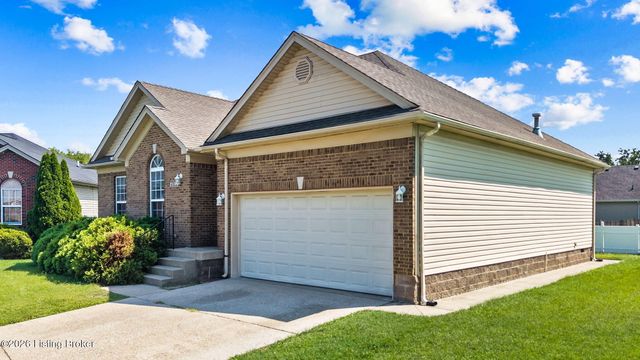 4223 Southern Farm Blvd, Louisville, KY 40216
