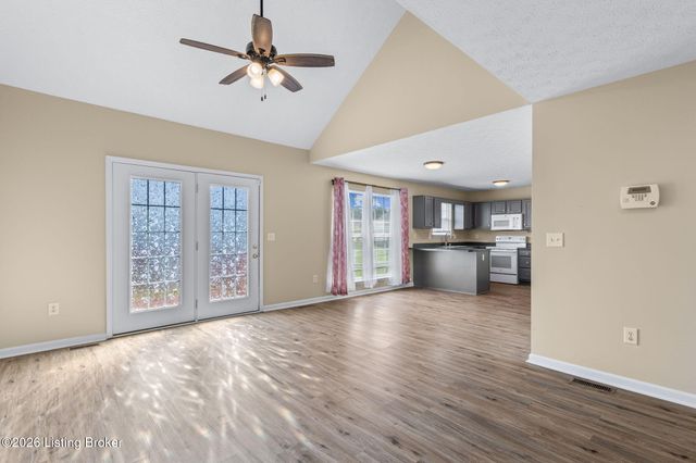 4223 Southern Farm Blvd, Louisville, KY 40216