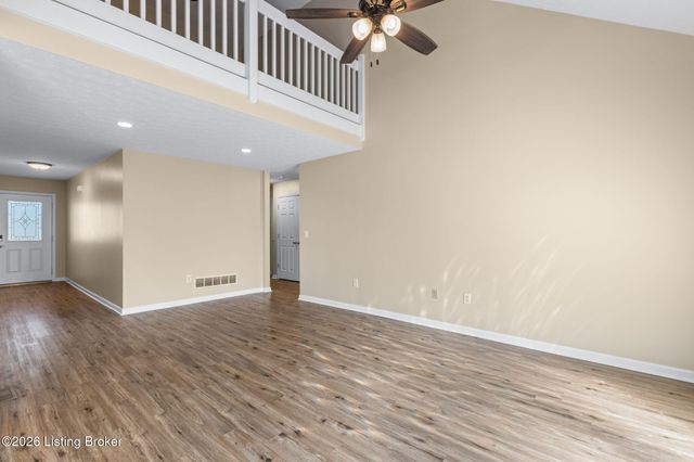 4223 Southern Farm Blvd, Louisville, KY 40216