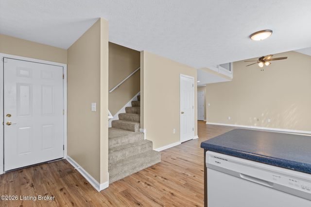 4223 Southern Farm Blvd, Louisville, KY 40216
