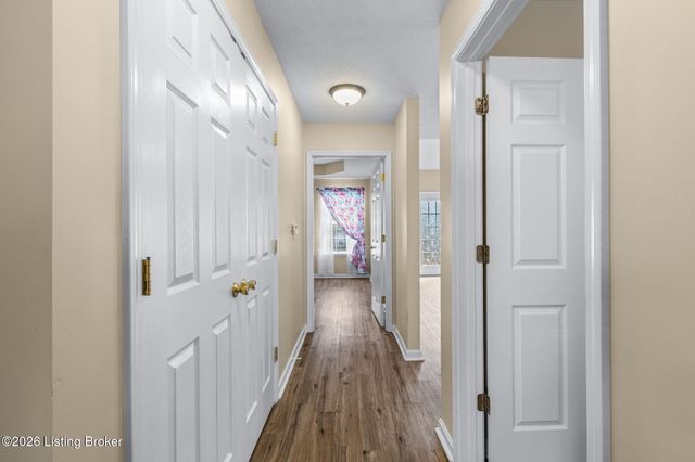 4223 Southern Farm Blvd, Louisville, KY 40216