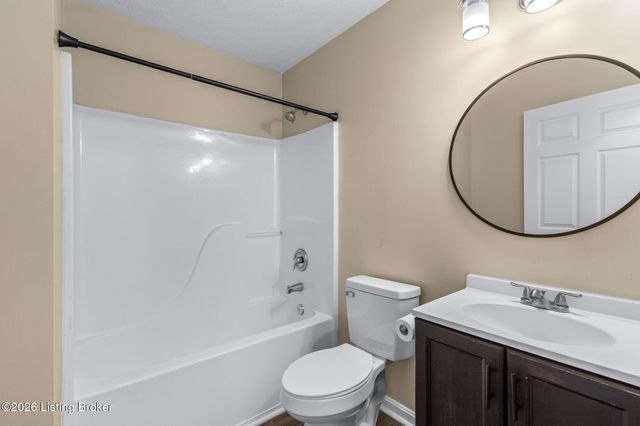 4223 Southern Farm Blvd, Louisville, KY 40216