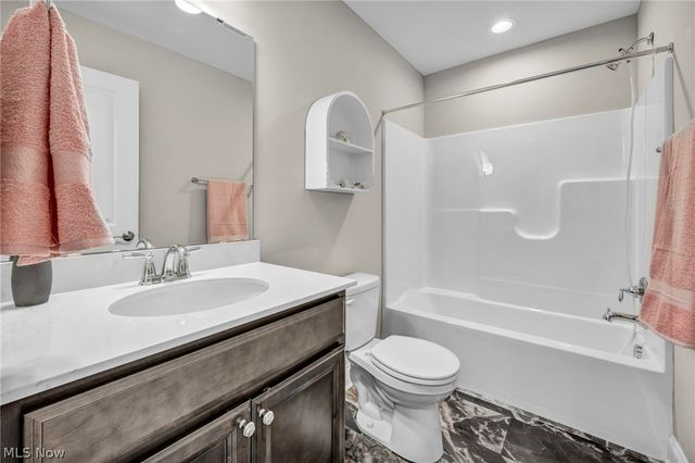 606 Monteforte Court 43, Avon Lake, OH 44012