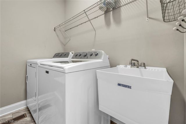 606 Monteforte Court 43, Avon Lake, OH 44012