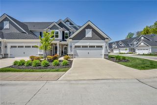 606 Monteforte Court 43, Avon Lake, OH 44012