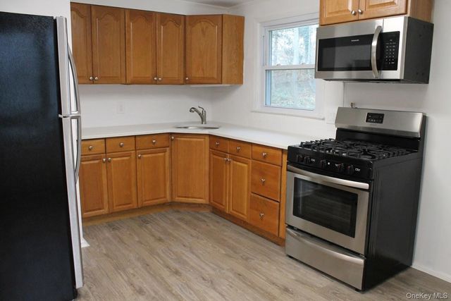 42 Roosevelt Avenue, East Northport, NY 11731