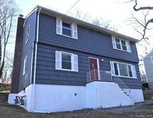 42 Roosevelt Avenue, East Northport, NY 11731