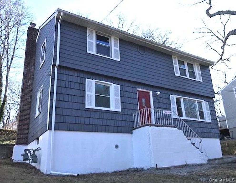 42 Roosevelt Avenue, East Northport, NY 11731