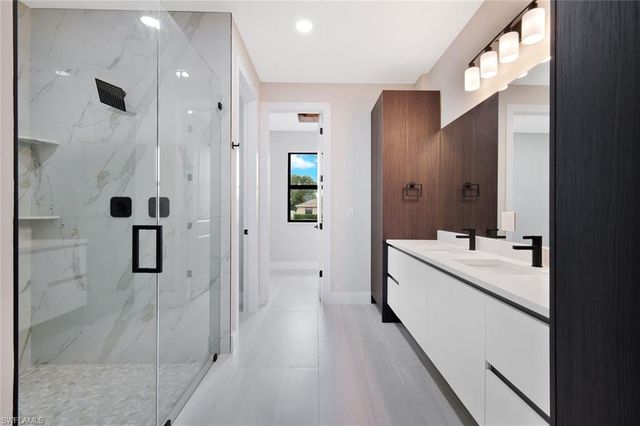 819 SW 16th TER, Cape Coral, FL 33991