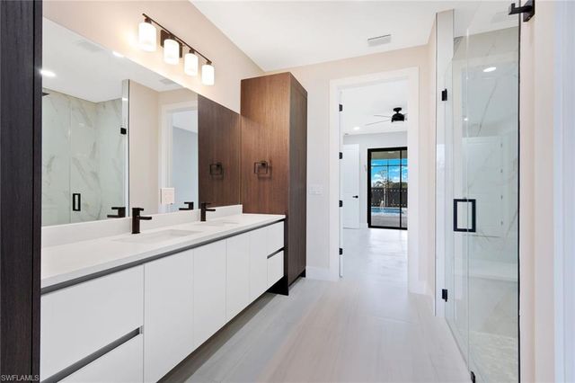 819 SW 16th TER, Cape Coral, FL 33991