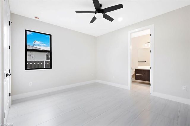 819 SW 16th TER, Cape Coral, FL 33991