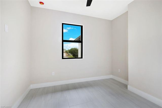 819 SW 16th TER, Cape Coral, FL 33991