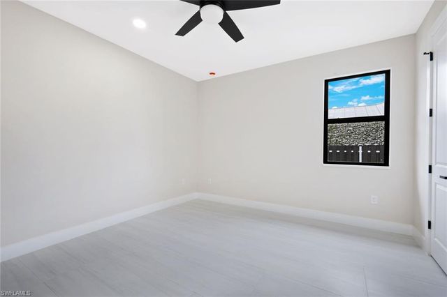 819 SW 16th TER, Cape Coral, FL 33991