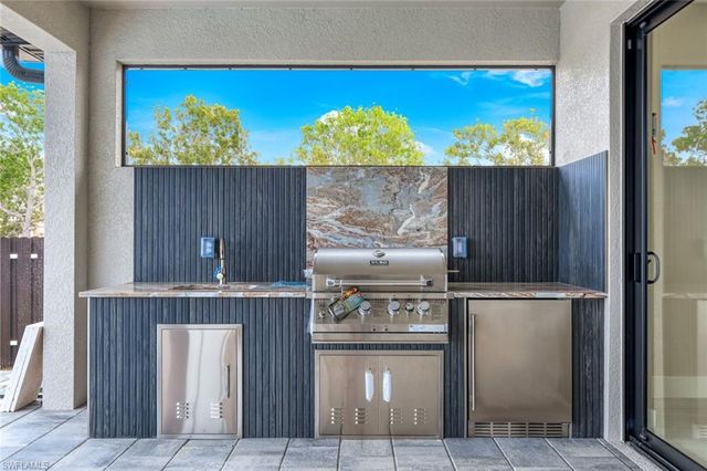 819 SW 16th TER, Cape Coral, FL 33991