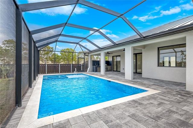 819 SW 16th TER, Cape Coral, FL 33991