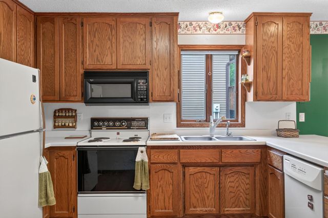 2697 Jessica Court, Little Canada, MN 55117