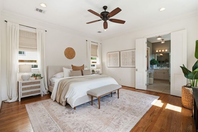 2210 Chantilly Lane, Houston, TX 77018