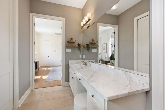2210 Chantilly Lane, Houston, TX 77018
