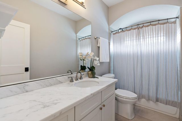 2210 Chantilly Lane, Houston, TX 77018