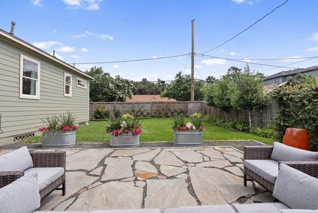 2210 Chantilly Lane, Houston, TX 77018