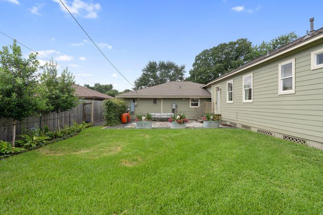 2210 Chantilly Lane, Houston, TX 77018