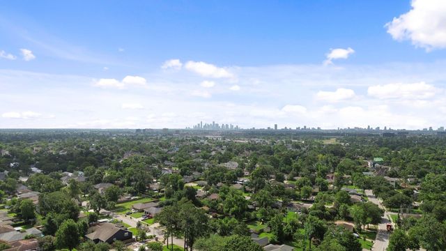 2210 Chantilly Lane, Houston, TX 77018