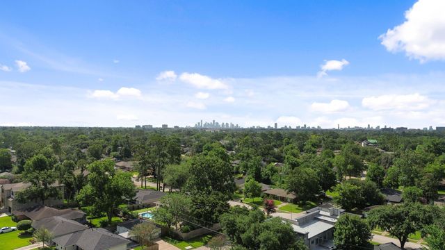 2210 Chantilly Lane, Houston, TX 77018