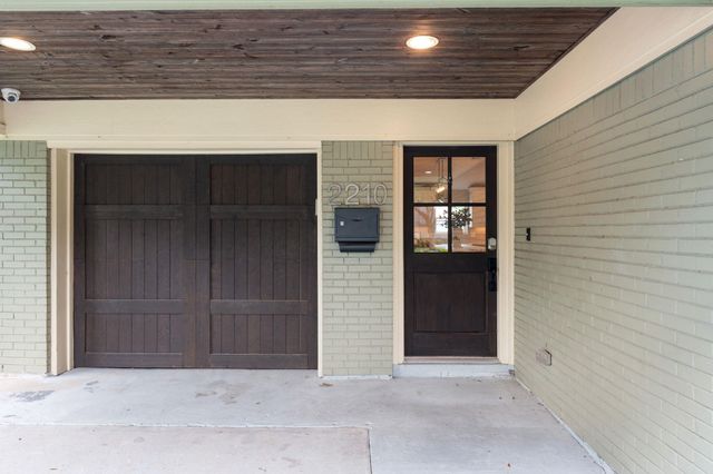2210 Chantilly Lane, Houston, TX 77018