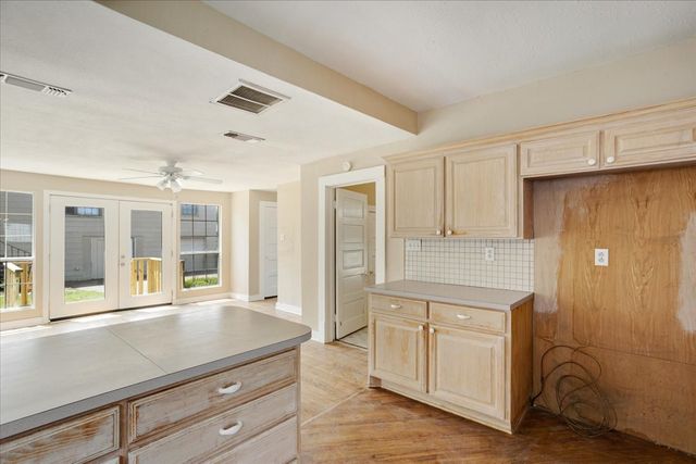 726 W Texas, Denison, TX 75020