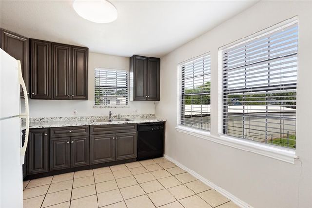 726 W Texas, Denison, TX 75020