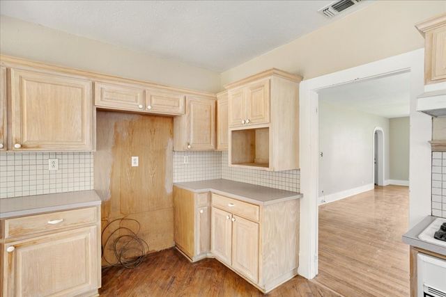 726 W Texas, Denison, TX 75020
