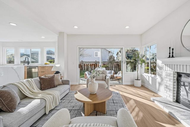 2058 Palmer Dr, Pleasanton, CA 94588