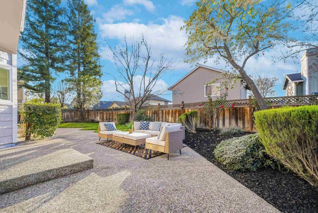 2058 Palmer Dr, Pleasanton, CA 94588